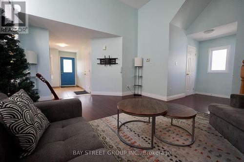 702 Wild Ginger Avenue, Waterloo, ON - Indoor Photo Showing Living Room