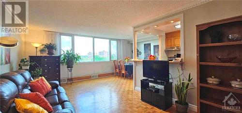 There’s not a single dark and gloomy room in this entire home, so much natural light and a great view. - 2625-501 Regina Street, Ottawa, ON - Indoor