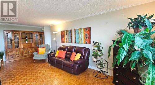 You could easily get some pretty large furniture in this living room. - 2625-501 Regina Street, Ottawa, ON - Indoor