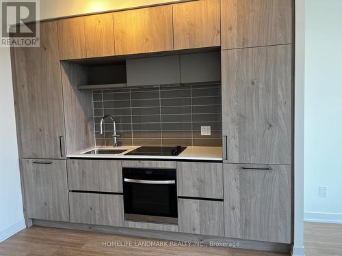 808 - 6 David Eyer Road, Richmond Hill, ON - Indoor Photo Showing Kitchen