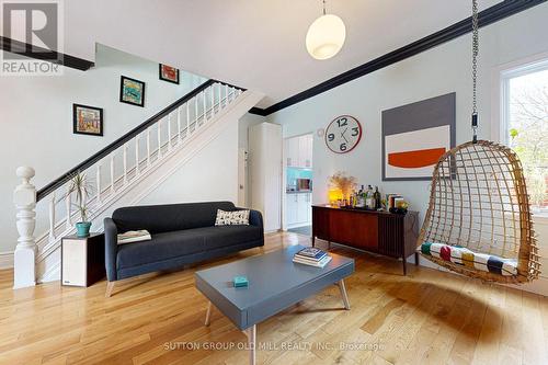 321 Concord Avenue, Toronto, ON - Indoor Photo Showing Living Room