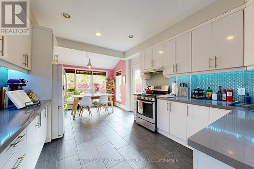 321 Concord Avenue, Toronto, ON - Indoor Photo Showing Kitchen