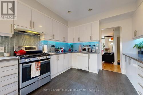 321 Concord Avenue, Toronto, ON - Indoor Photo Showing Kitchen