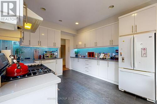 321 Concord Avenue, Toronto, ON - Indoor Photo Showing Kitchen