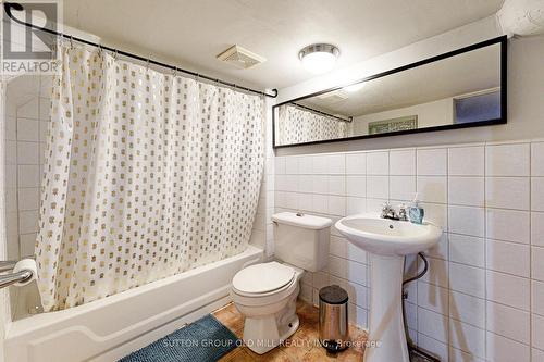 321 Concord Avenue, Toronto, ON - Indoor Photo Showing Bathroom