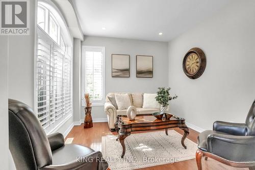 251 Beechtree Crescent, Oakville, ON - Indoor Photo Showing Living Room