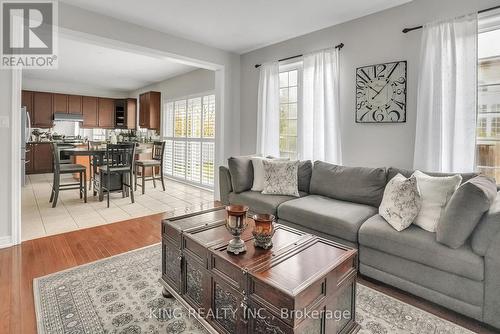 251 Beechtree Crescent, Oakville, ON - Indoor Photo Showing Living Room