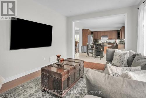 251 Beechtree Crescent, Oakville, ON - Indoor Photo Showing Living Room