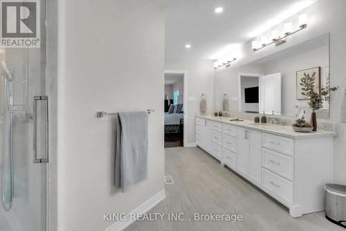 251 Beechtree Crescent, Oakville, ON - Indoor Photo Showing Bathroom