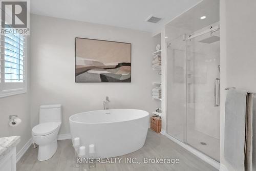 251 Beechtree Crescent, Oakville, ON - Indoor Photo Showing Bathroom