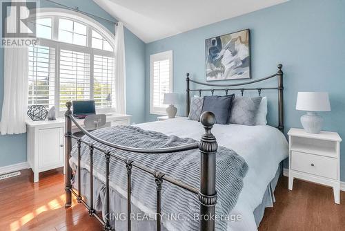 251 Beechtree Crescent, Oakville, ON - Indoor Photo Showing Bedroom