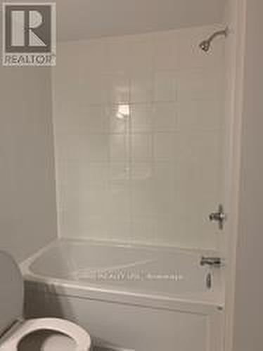 621 - 610 Farmstead Drive, Milton, ON - Indoor Photo Showing Bathroom