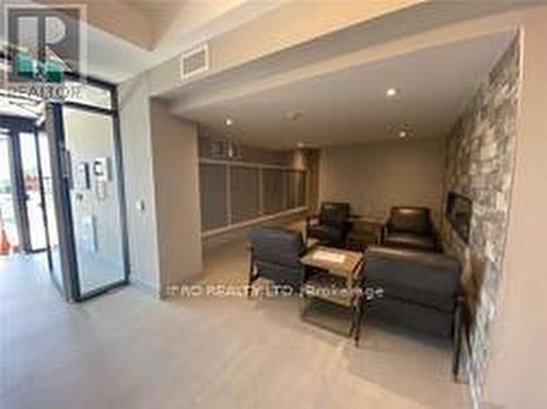 621 - 610 Farmstead Drive, Milton, ON - Indoor Photo Showing Other Room