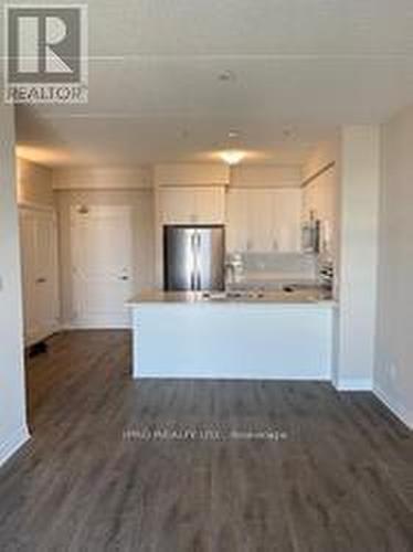 621 - 610 Farmstead Drive, Milton, ON - Indoor Photo Showing Kitchen