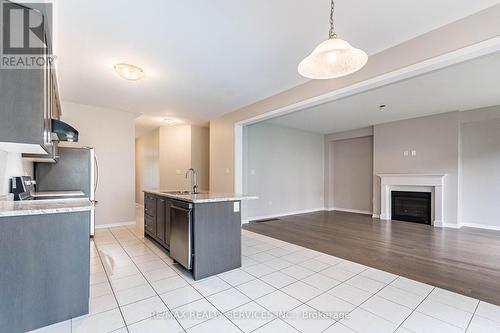 8652 Pawpaw Lane, Niagara Falls, ON - Indoor Photo Showing Kitchen