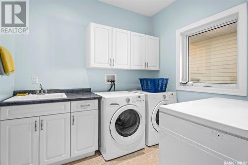 214 Iroquois Street E, Moose Jaw, SK - Indoor Photo Showing Laundry Room