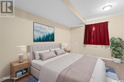 214 Iroquois Street E, Moose Jaw, SK - Indoor Photo Showing Bedroom