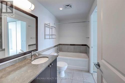 1303 - 1055 Southdown Road, Mississauga, ON - Indoor Photo Showing Bathroom