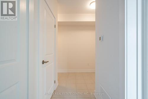 13 - Ll - 2273 Turnberry Road, Burlington, ON - Indoor Photo Showing Other Room