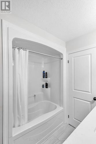 3594 Earlston Cross, London, ON - Indoor Photo Showing Bathroom