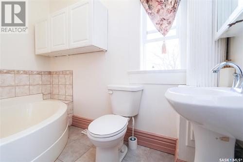 55 Borden Street, Yorkton, SK - Indoor Photo Showing Bathroom