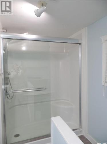 953 Iroquois Street W, Moose Jaw, SK - Indoor Photo Showing Bathroom