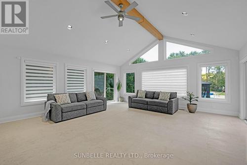 30 Archibald Road, King, ON - Indoor Photo Showing Living Room