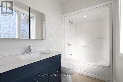 284 Kitley South Elmsey Townline Road, Rideau Lakes, ON - Indoor Photo Showing Bathroom