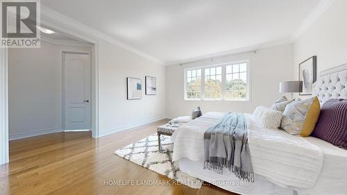 105 Bridgepointe Court, Aurora, ON - Indoor Photo Showing Bedroom