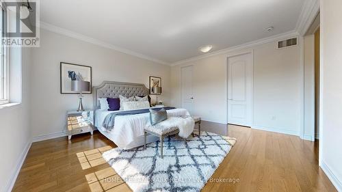 105 Bridgepointe Court, Aurora, ON - Indoor Photo Showing Bedroom