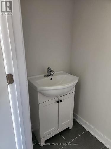 95 Whitcomb Crescent E, Smiths Falls, ON - Indoor Photo Showing Bathroom