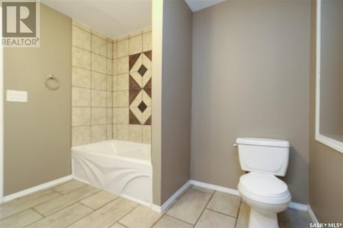 89 Betts Avenue, Yorkton, SK - Indoor Photo Showing Bathroom