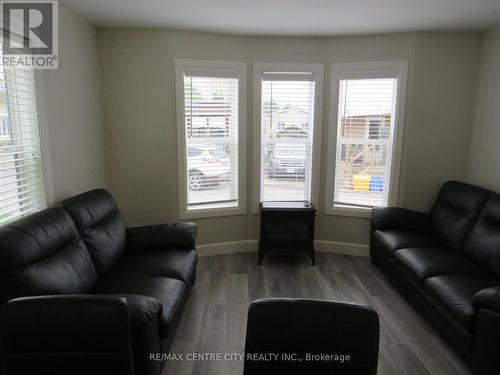 living room - 116 - 2189 Dundas Street E, London, ON - Indoor Photo Showing Living Room