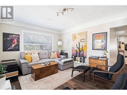 28Xx W 6 Avenue, Vancouver, BC - Indoor Photo Showing Living Room