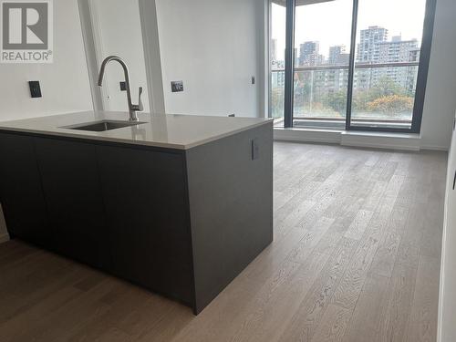 13Xx 1482 Robson Street, Vancouver, BC - Indoor Photo Showing Kitchen