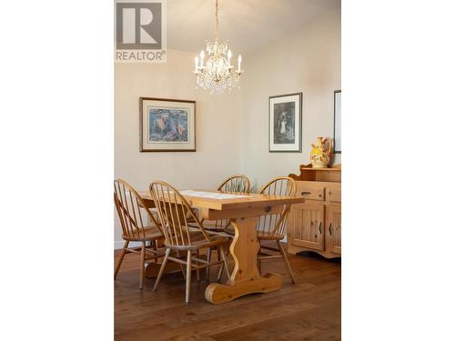 595 Yates Road Unit# 75, Kelowna, BC - Indoor Photo Showing Dining Room