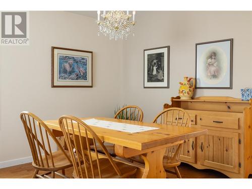 595 Yates Road Unit# 75, Kelowna, BC - Indoor Photo Showing Dining Room