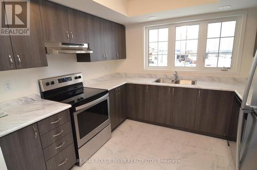 2755 Deputy Minister Path, Oshawa, ON - Indoor Photo Showing Kitchen With Stainless Steel Kitchen With Double Sink With Upgraded Kitchen