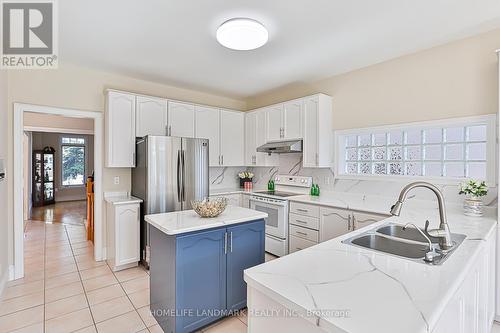 40 Kingmount Crescent, Richmond Hill, ON - Indoor Photo Showing Kitchen With Stainless Steel Kitchen With Double Sink