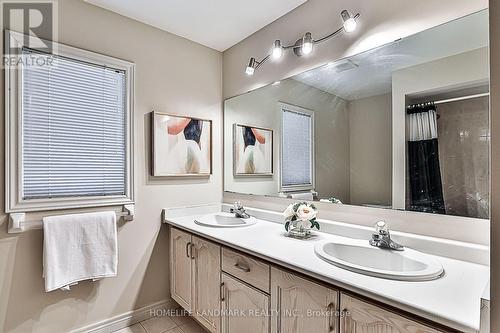 40 Kingmount Crescent, Richmond Hill, ON - Indoor Photo Showing Bathroom