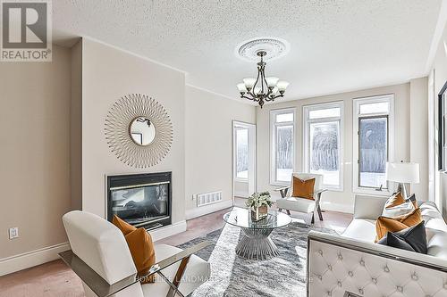 40 Kingmount Crescent, Richmond Hill, ON - Indoor Photo Showing Living Room With Fireplace