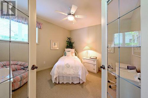 4100 Gallaghers Parkland Drive Unit# 18, Kelowna, BC - Indoor Photo Showing Bedroom