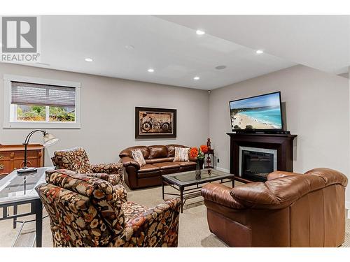 905 Edward Street, Revelstoke, BC - Indoor Photo Showing Living Room With Fireplace