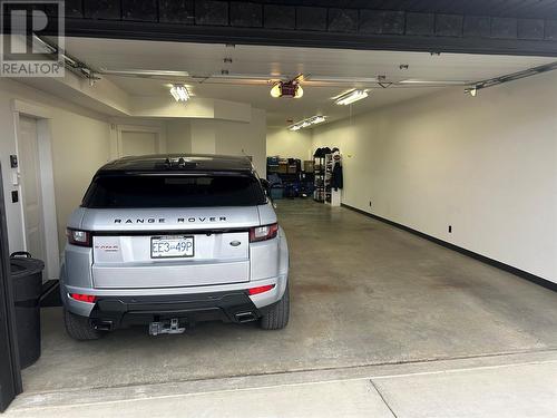 905 Edward Street, Revelstoke, BC - Indoor Photo Showing Garage