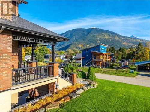 905 Edward Street, Revelstoke, BC - Outdoor