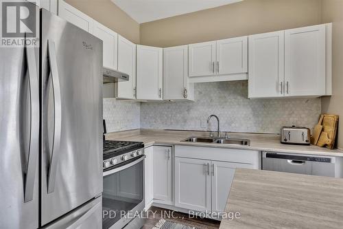 1848 Cora Drive, Cavan Monaghan, ON - Indoor Photo Showing Kitchen With Double Sink With Upgraded Kitchen