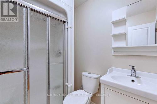 321 Lara Wood, Mississauga, ON - Indoor Photo Showing Bathroom