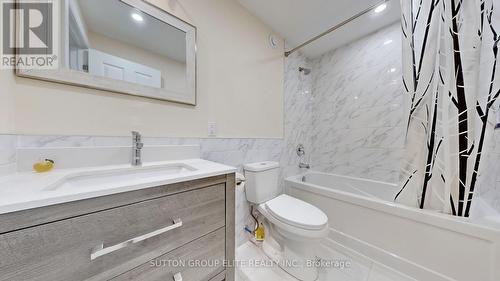 321 Lara Wood, Mississauga, ON - Indoor Photo Showing Bathroom