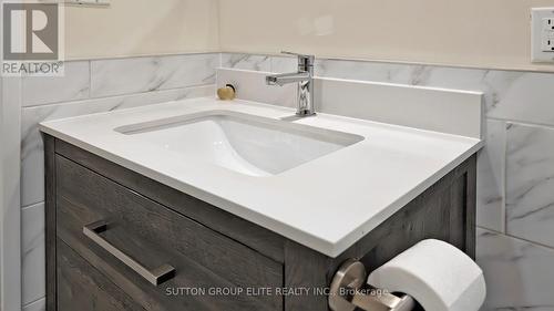 321 Lara Wood, Mississauga, ON - Indoor Photo Showing Bathroom