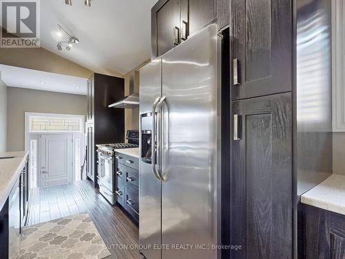 321 Lara Wood, Mississauga, ON - Indoor Photo Showing Kitchen With Upgraded Kitchen